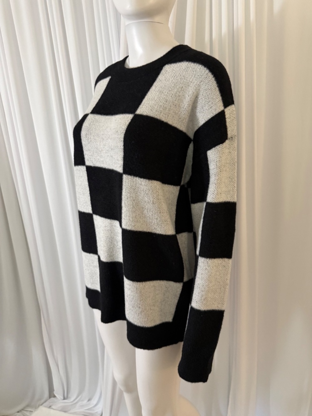 Moa Moa Black White Checkered Oversized Modern Soft Sweater Size L NWOT - Picture 8 of 16